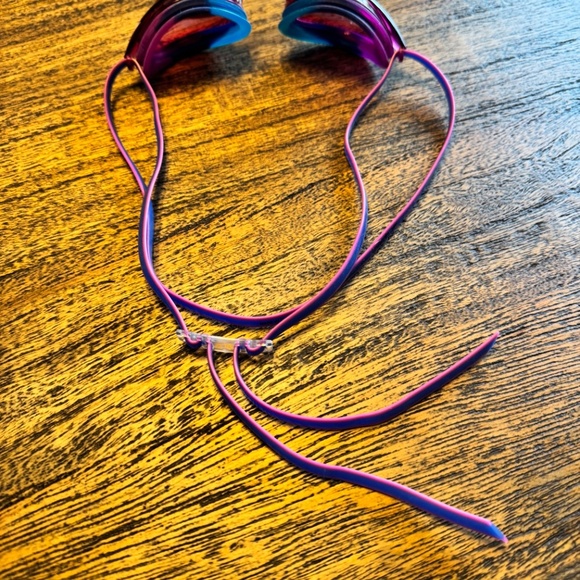 Speedo Women's Vanquisher 2.0 Mirrored Goggles Purple Dream - Picture 5 of 6